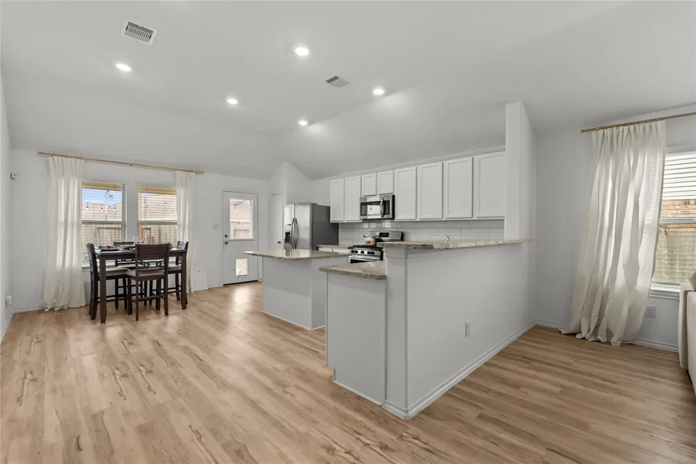 4331 Oakdale Mist Drive Dickinson, TX 77539