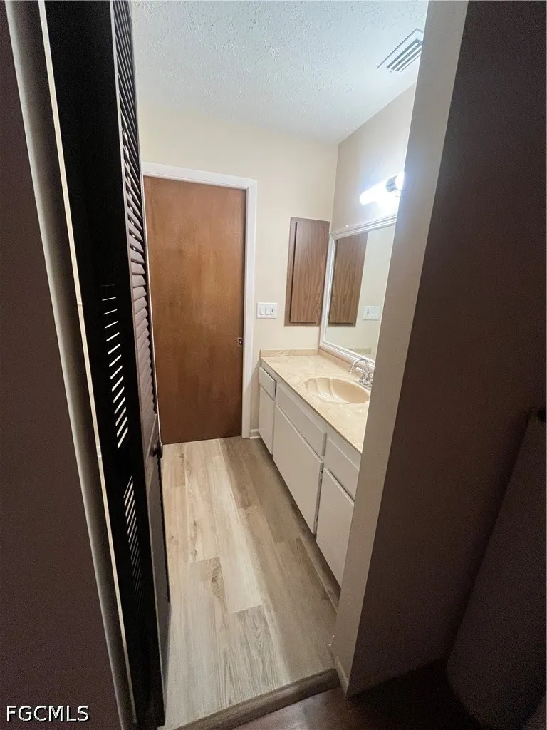 SE 11th Place #604 Cape Coral, FL 33904