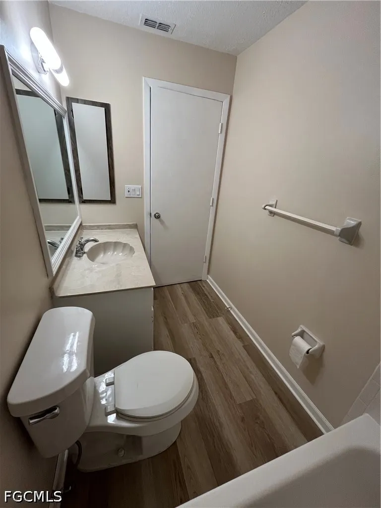 SE 11th Place #604 Cape Coral, FL 33904