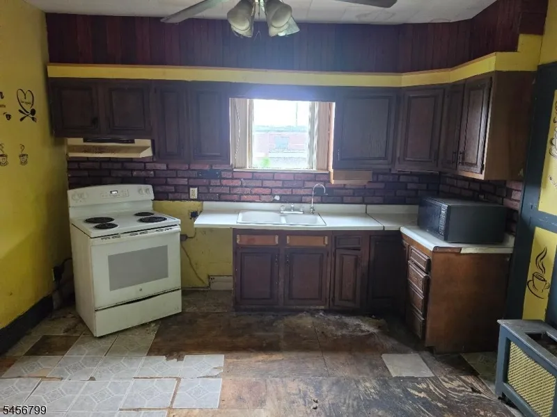 62 Hamburg Ave Sussex, NJ 07461