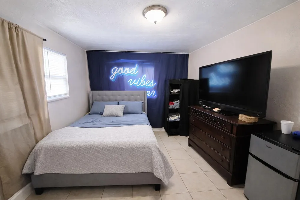 2330 NE 1ST AVENUE Pompano Beach, FL 33060