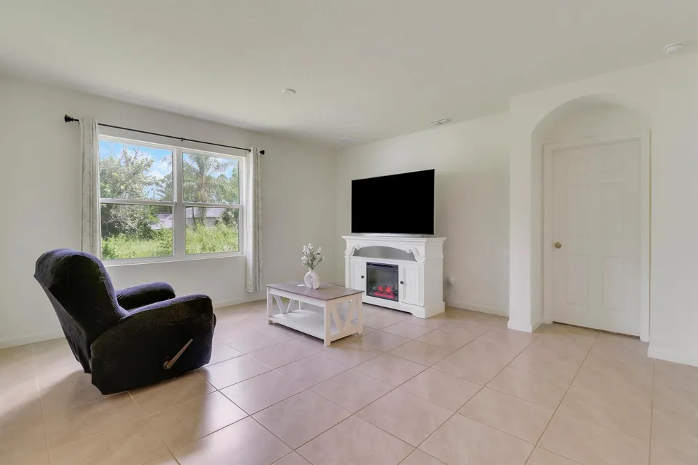 643 NW Riverside Drive Port St. Lucie, FL 34983