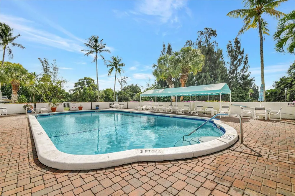 4822 ESEDRA COURT #206 Lake Worth, FL 33467