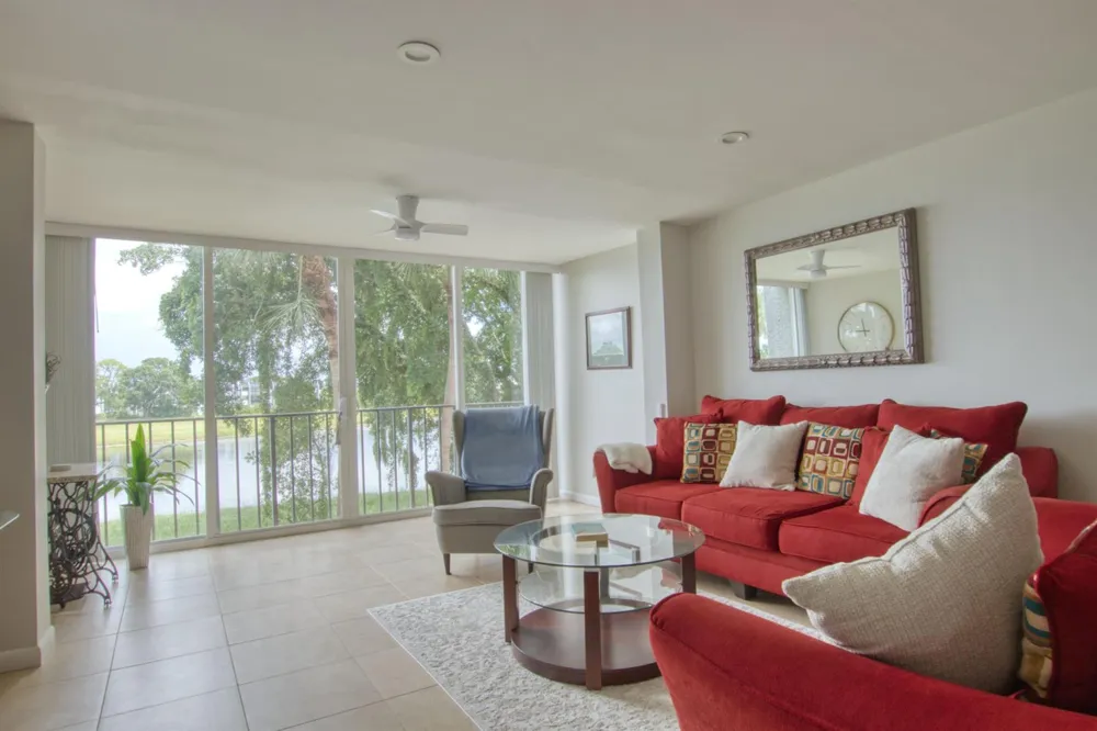 4822 ESEDRA COURT #206 Lake Worth, FL 33467