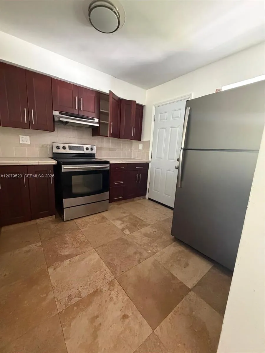 1400 NE 191st St #310 Miami, FL 33179
