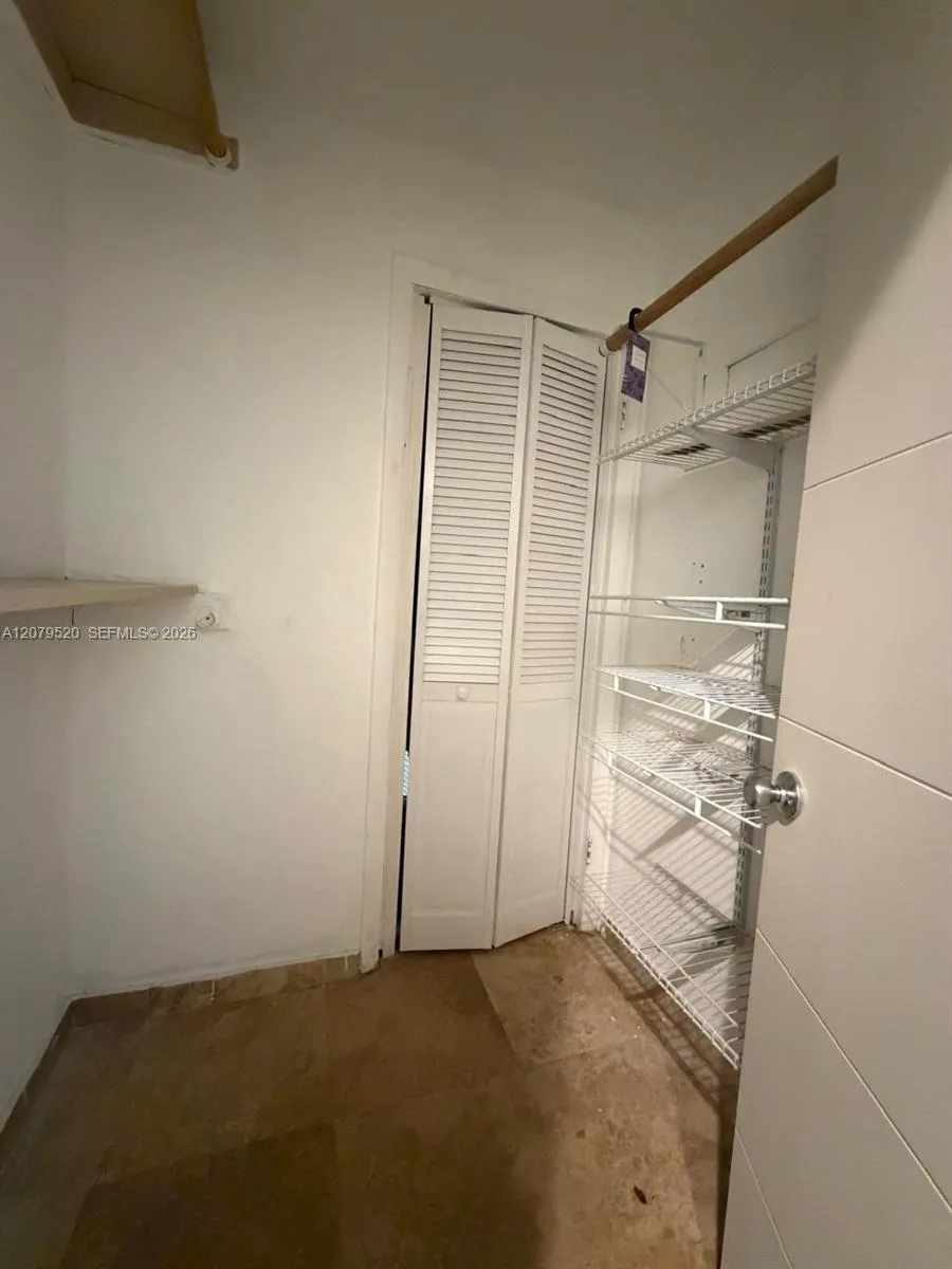 1400 NE 191st St #310 Miami, FL 33179
