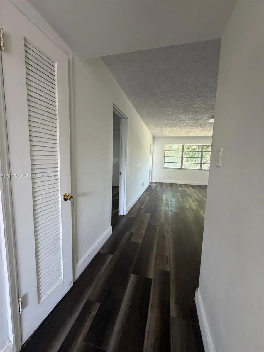 1400 NE 191st St #310 Miami, FL 33179