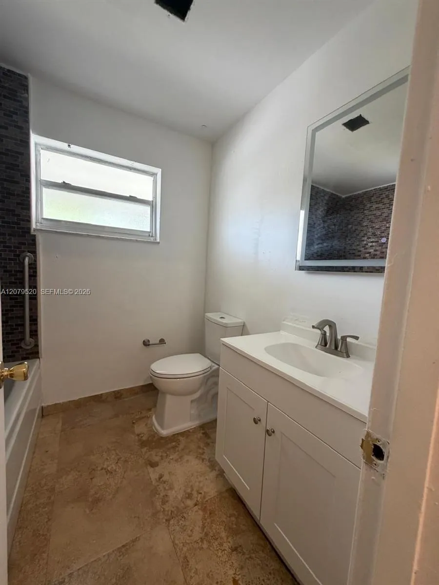 1400 NE 191st St #310 Miami, FL 33179