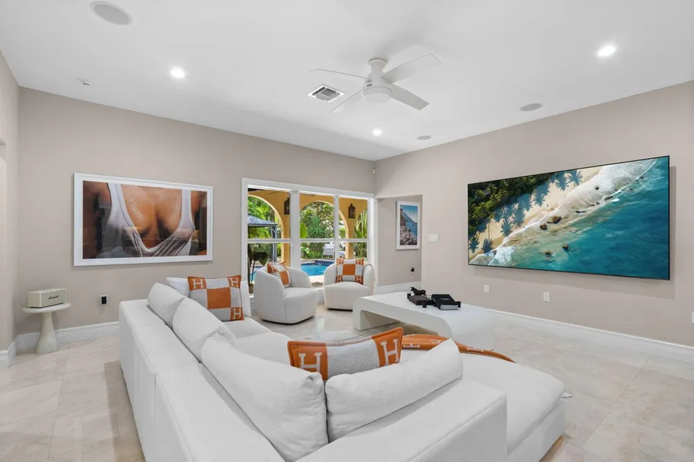 901 SE 6TH STREET Fort Lauderdale, FL 33301
