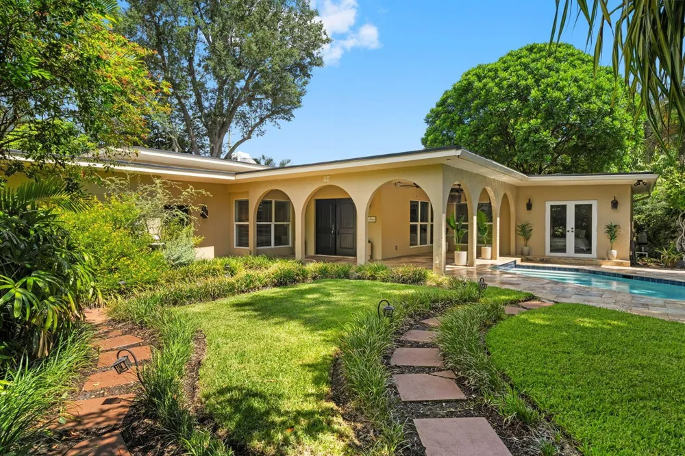 901 SE 6TH STREET Fort Lauderdale, FL 33301