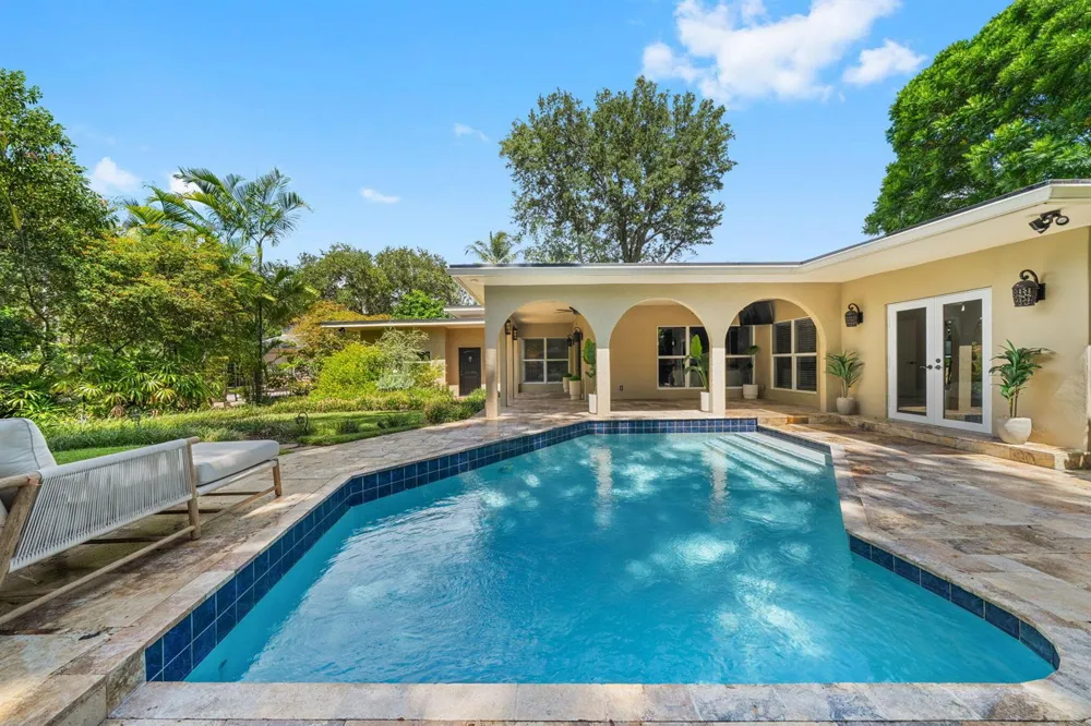 901 SE 6TH STREET Fort Lauderdale, FL 33301