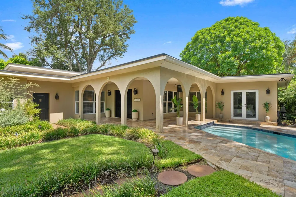 901 SE 6TH STREET Fort Lauderdale, FL 33301