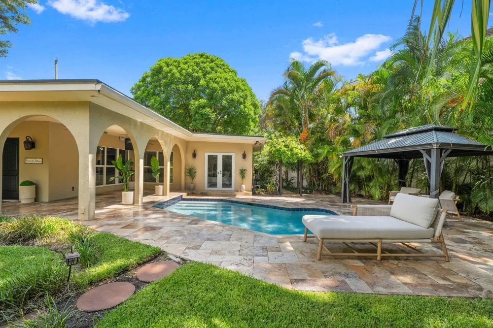 901 SE 6TH STREET Fort Lauderdale, FL 33301