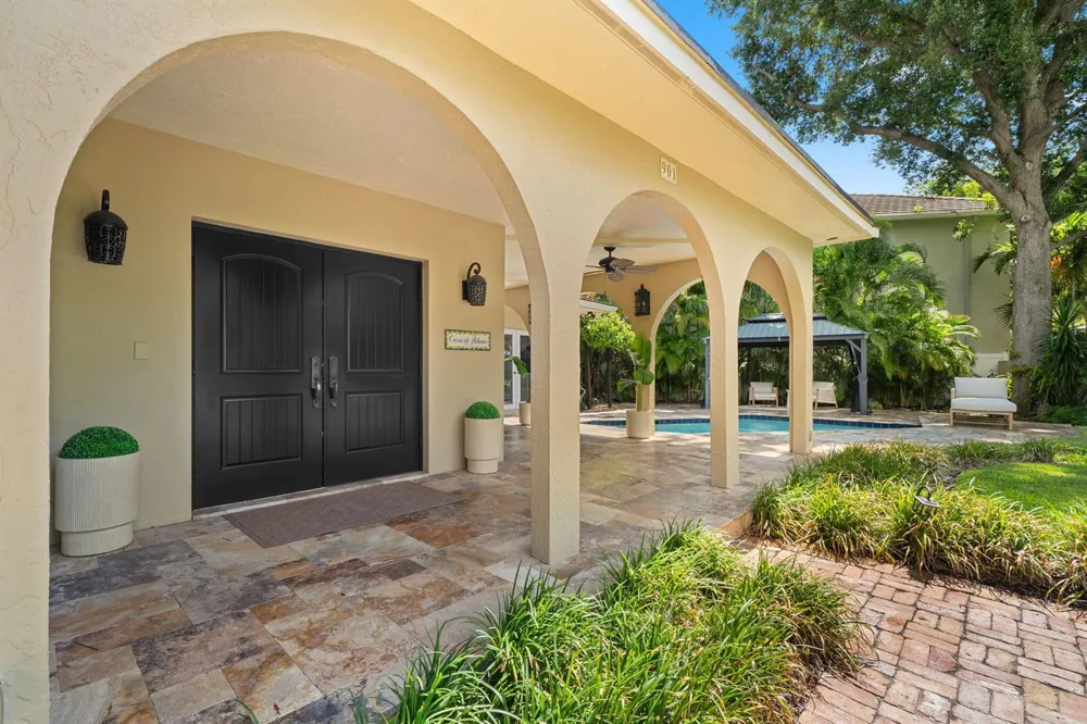 901 SE 6TH STREET Fort Lauderdale, FL 33301