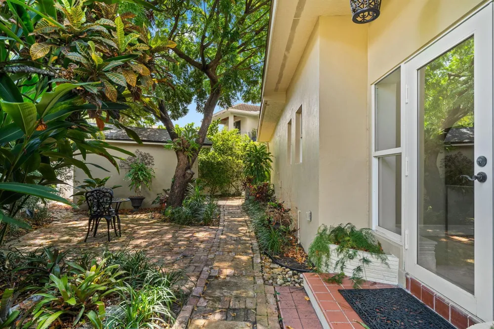901 SE 6TH STREET Fort Lauderdale, FL 33301