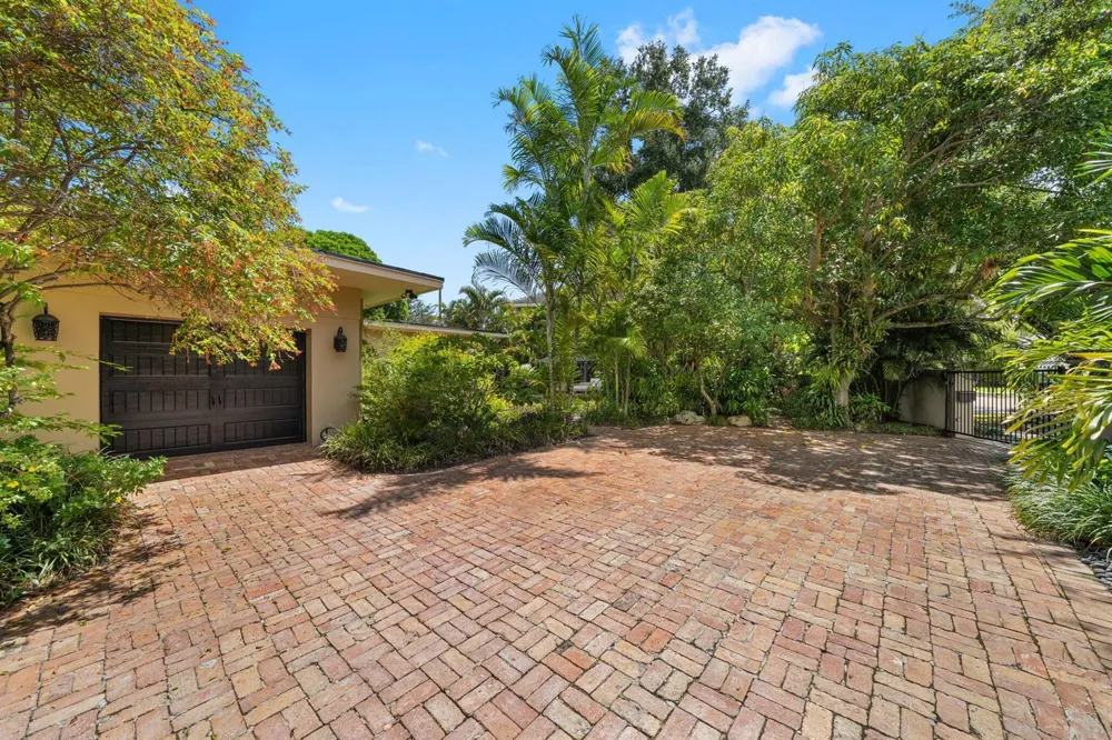 901 SE 6TH STREET Fort Lauderdale, FL 33301