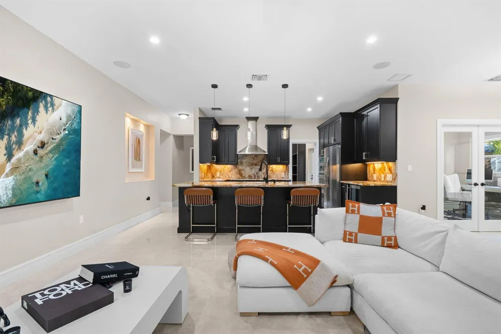 901 SE 6TH STREET Fort Lauderdale, FL 33301