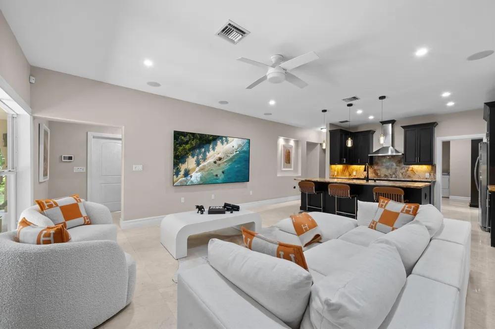 901 SE 6TH STREET Fort Lauderdale, FL 33301