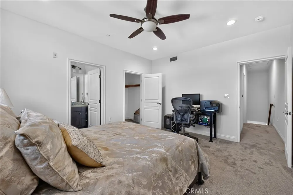 12645 Oxnard #9 North Hollywood, CA 91606