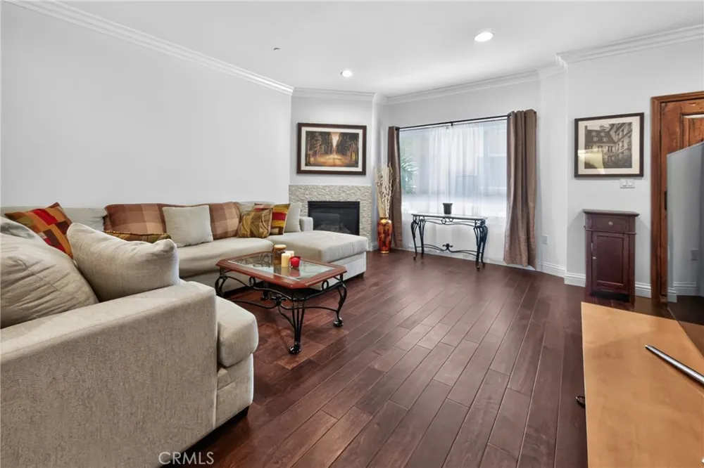 12645 Oxnard #9 North Hollywood, CA 91606