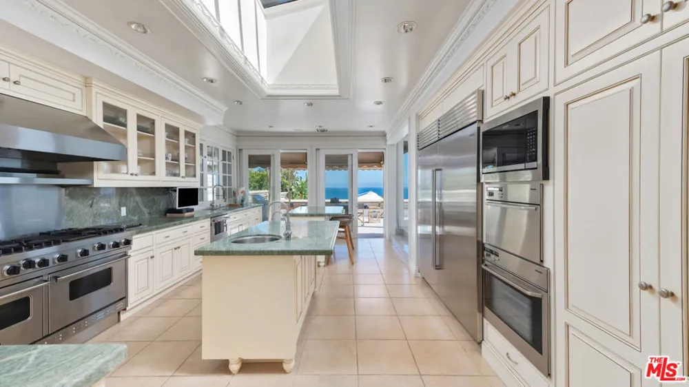 29000 Cliffside Drive Malibu, CA 90265