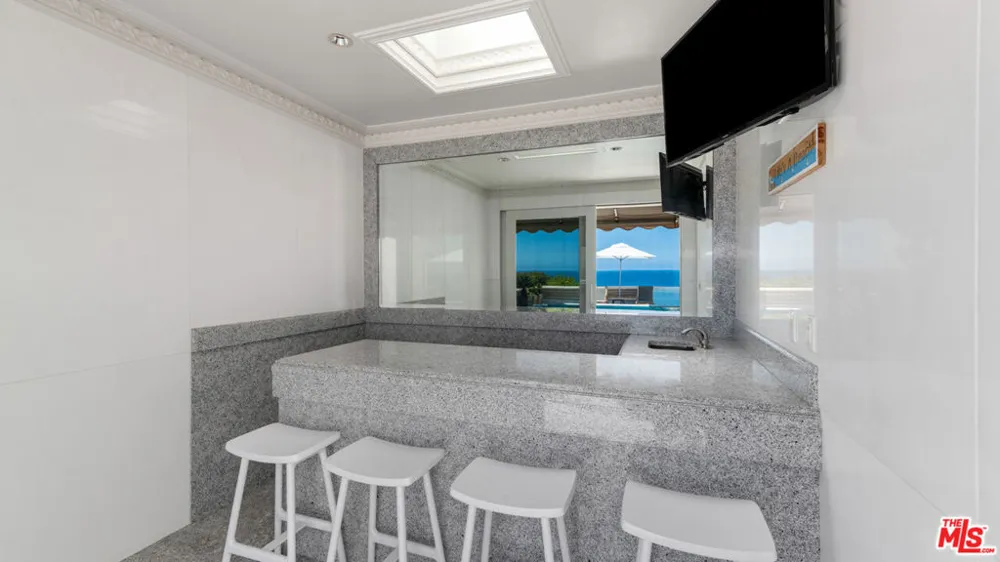 29000 Cliffside Drive Malibu, CA 90265