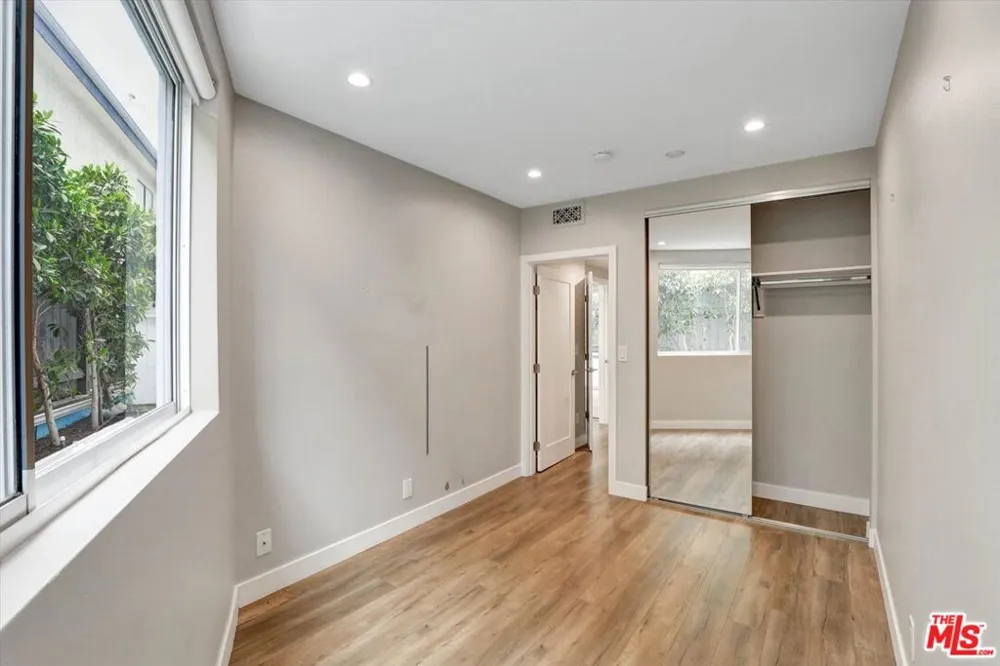 842 11th St #2 Santa Monica, CA 90403