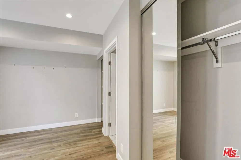 842 11th St #2 Santa Monica, CA 90403