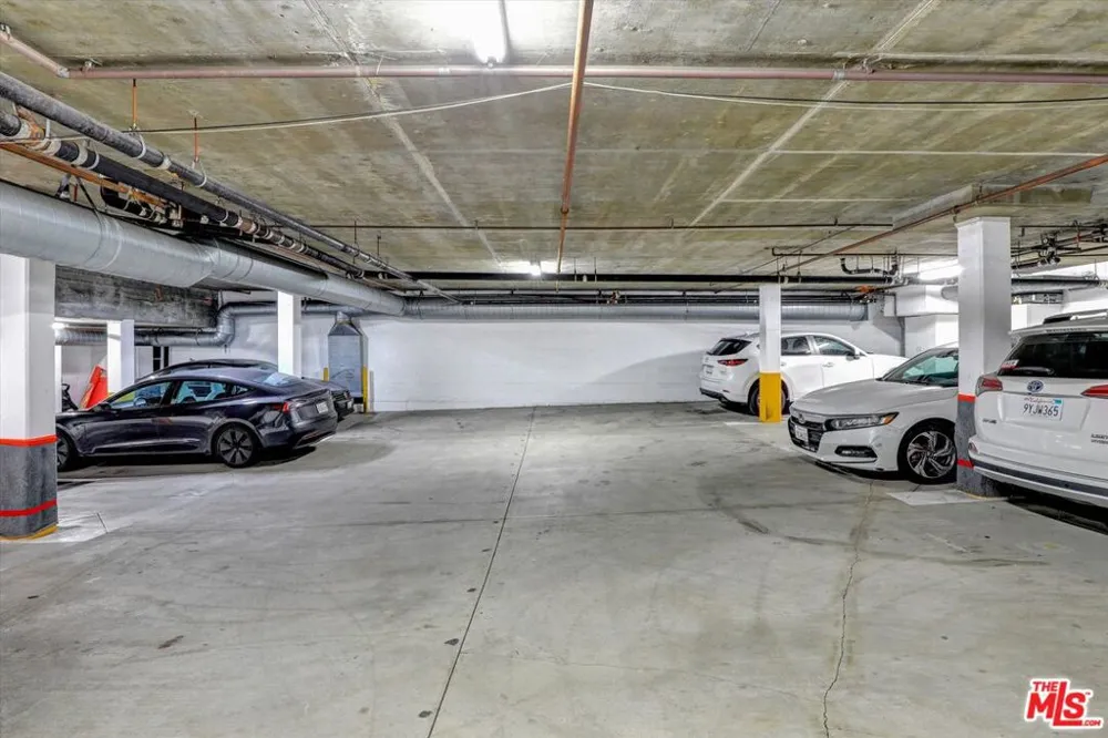 842 11th St #2 Santa Monica, CA 90403