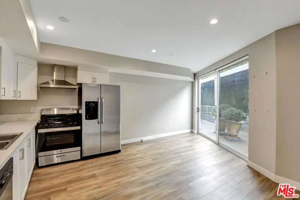 842 11th St #2 Santa Monica, CA 90403