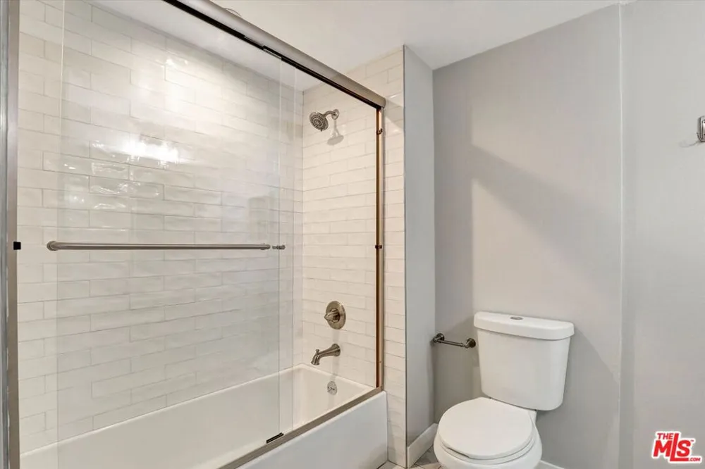 842 11th St #2 Santa Monica, CA 90403