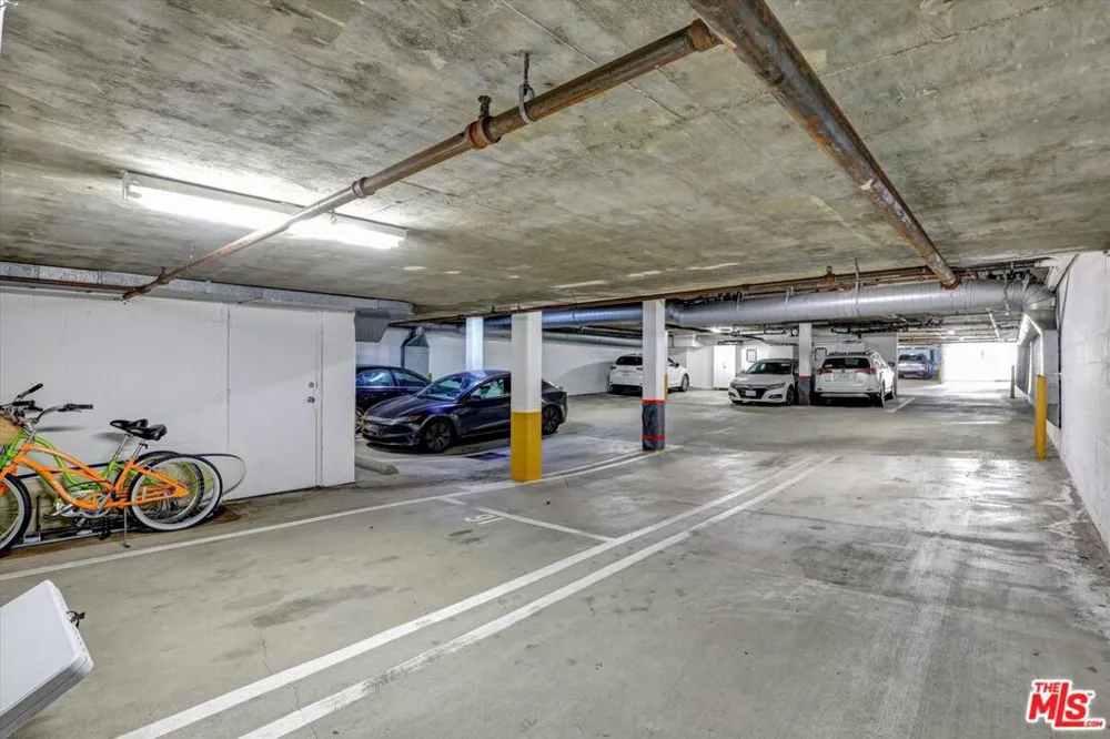 842 11th St #2 Santa Monica, CA 90403