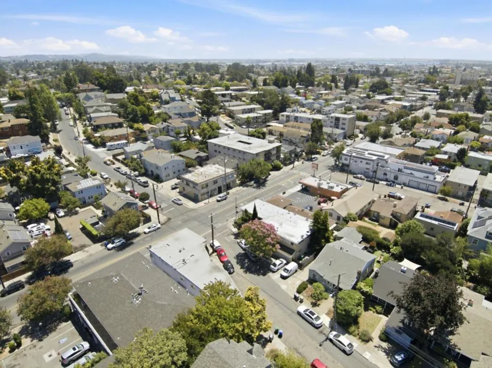 3050 Davis Street Oakland, CA 94601