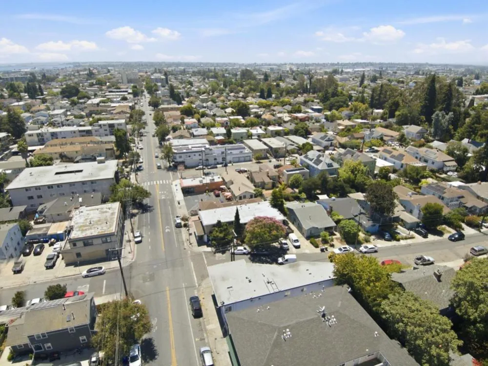 3050 Davis Street Oakland, CA 94601