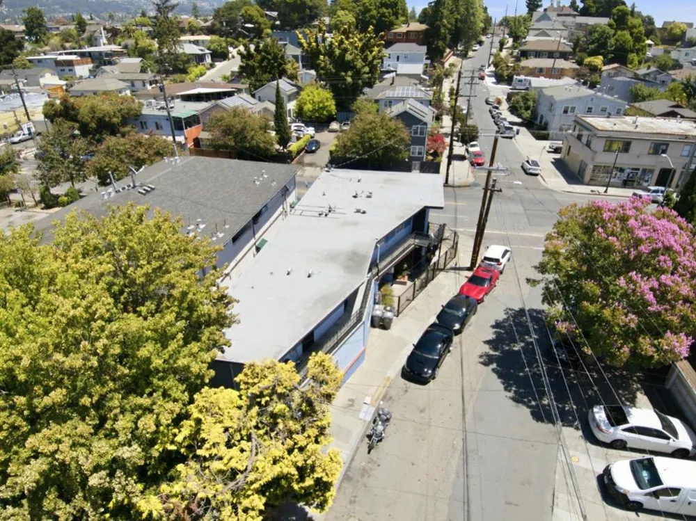 3050 Davis Street Oakland, CA 94601