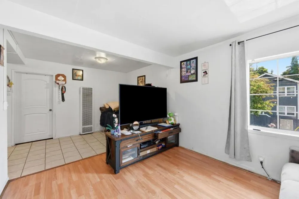 3050 Davis Street Oakland, CA 94601