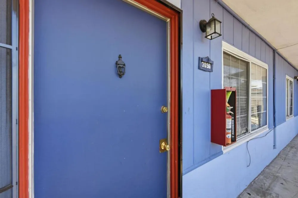 3050 Davis Street Oakland, CA 94601