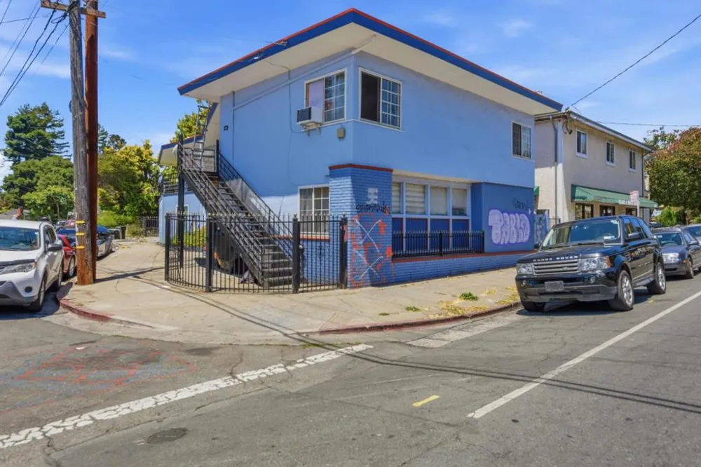 3050 Davis Street Oakland, CA 94601