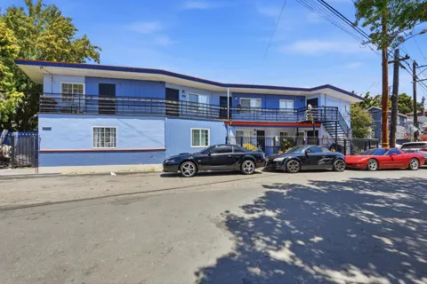 3050 Davis Street