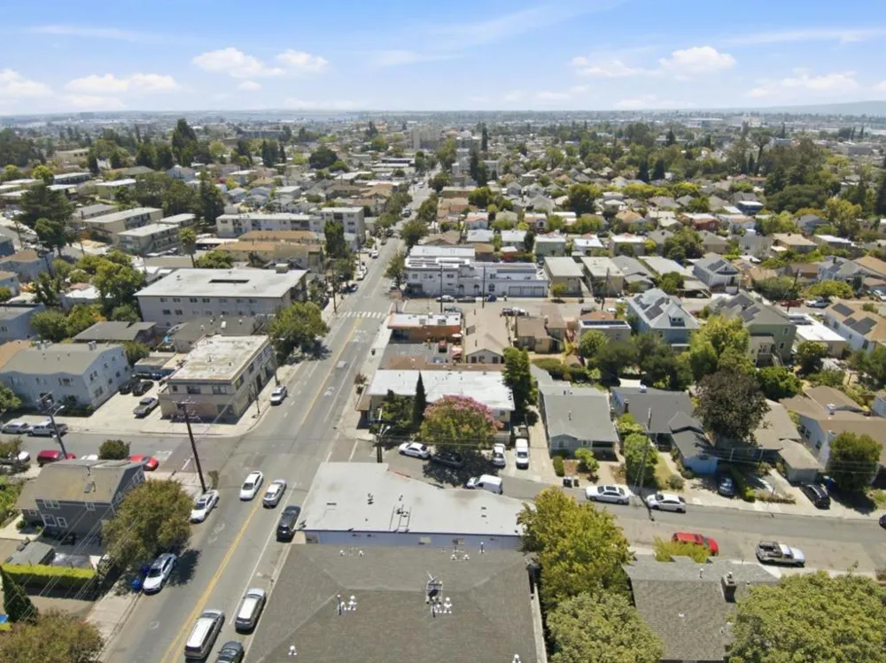 3050 Davis Street Oakland, CA 94601