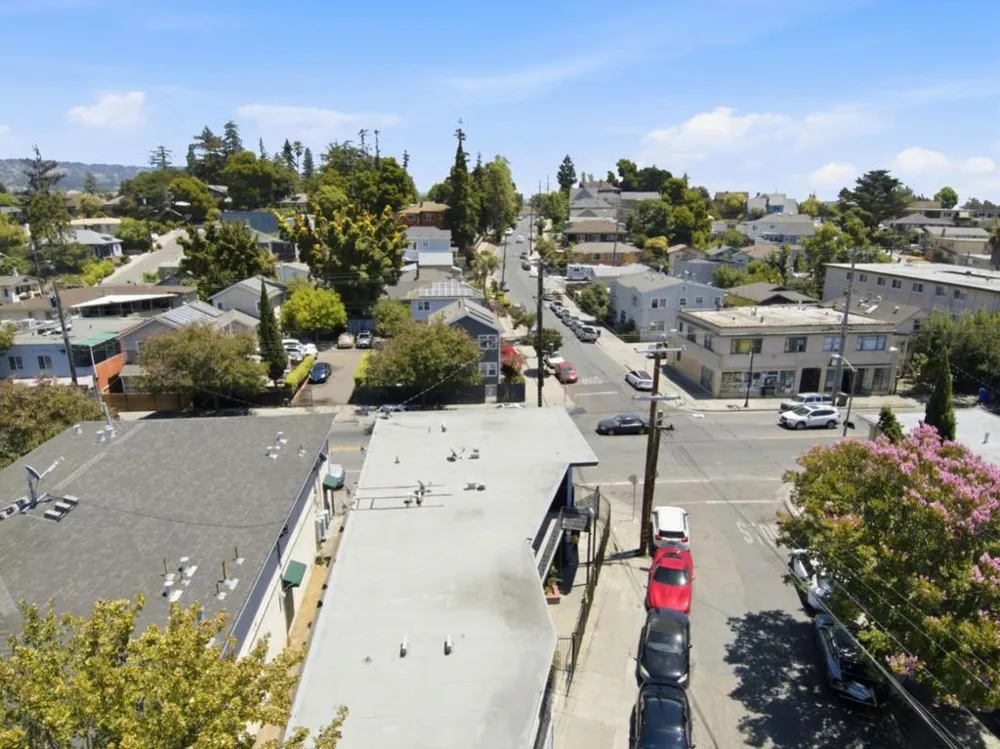 3050 Davis Street Oakland, CA 94601