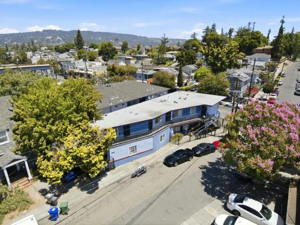 3050 Davis Street Oakland, CA 94601
