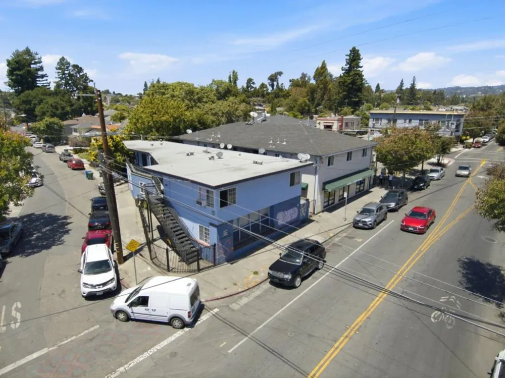 3050 Davis Street Oakland, CA 94601