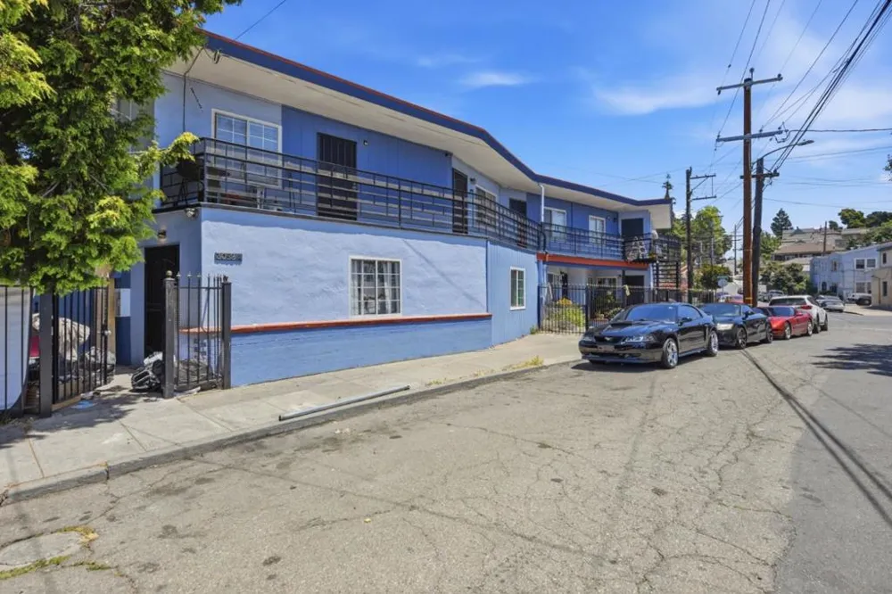 3050 Davis Street Oakland, CA 94601