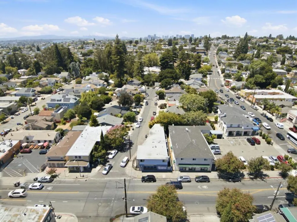 3050 Davis Street Oakland, CA 94601