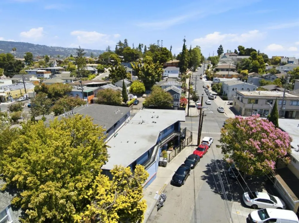3050 Davis Street Oakland, CA 94601