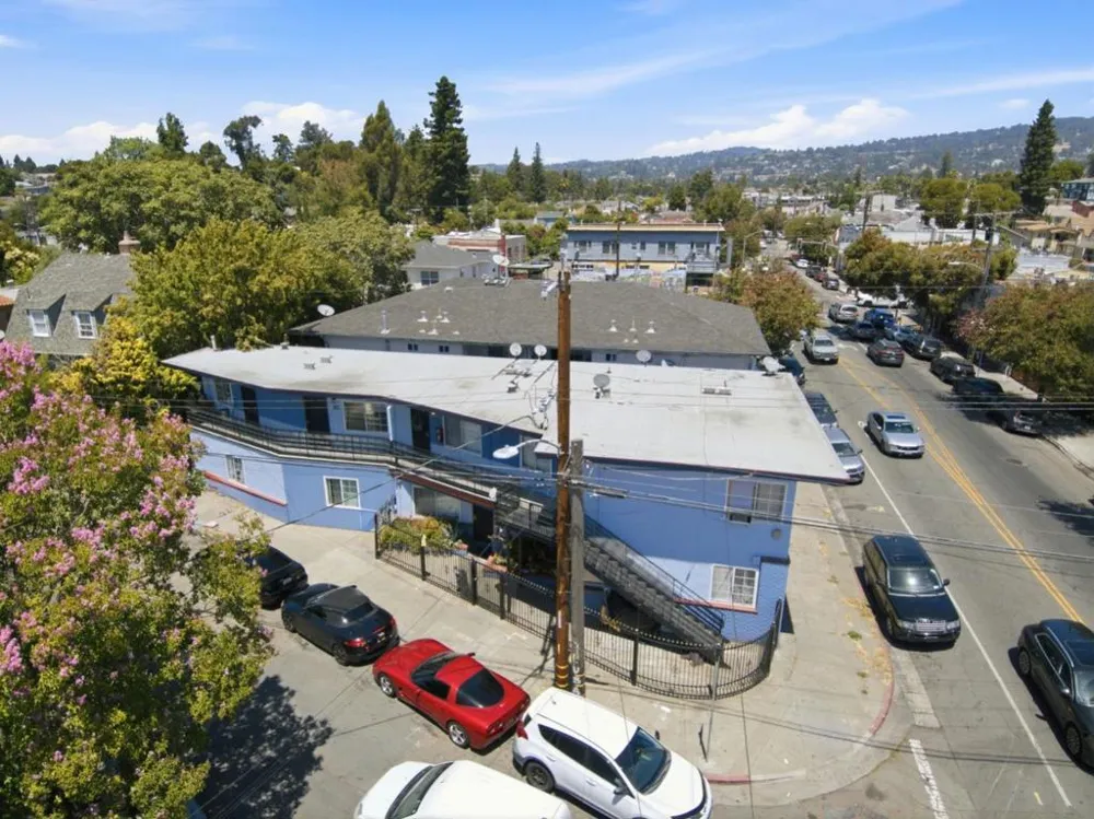 3050 Davis Street Oakland, CA 94601