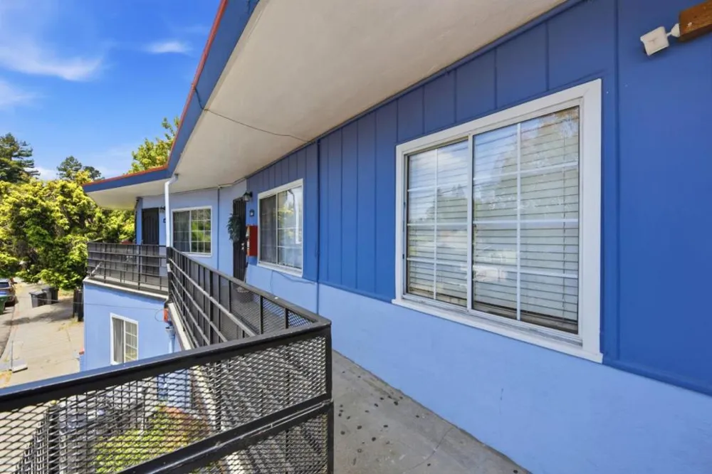 3050 Davis Street Oakland, CA 94601