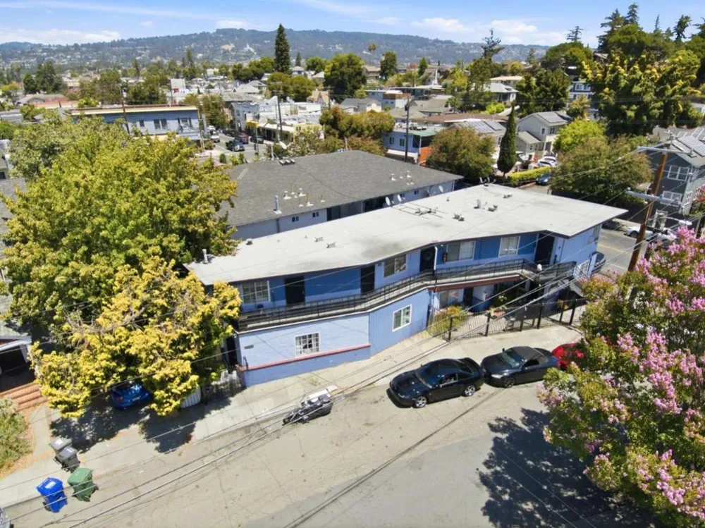 3050 Davis Street Oakland, CA 94601