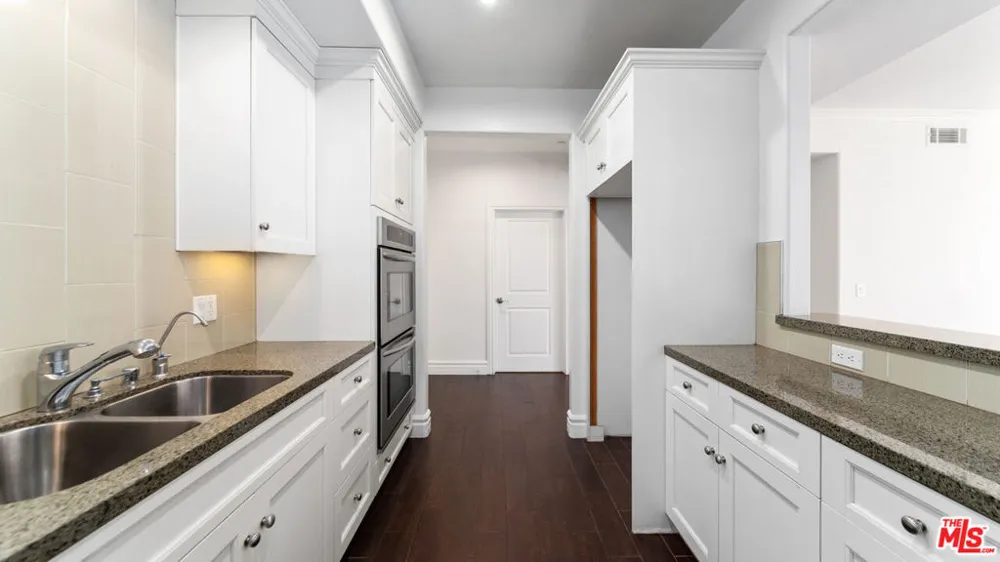 1050 HOLT AVENUE #403 Los Angeles, CA 90035